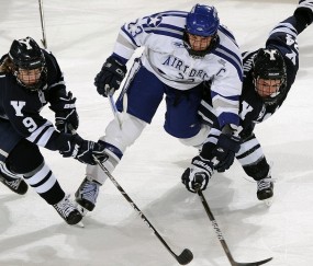 开云平台-湖人力克76人，利拉德刷新纪录，一场经典对决的双重奏