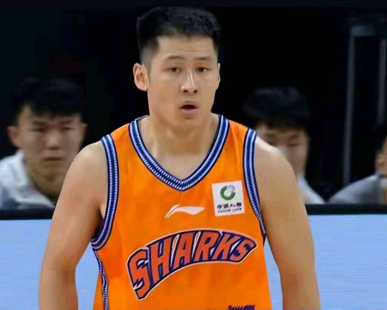 山西队鏖战广州队，王哲林状态火热