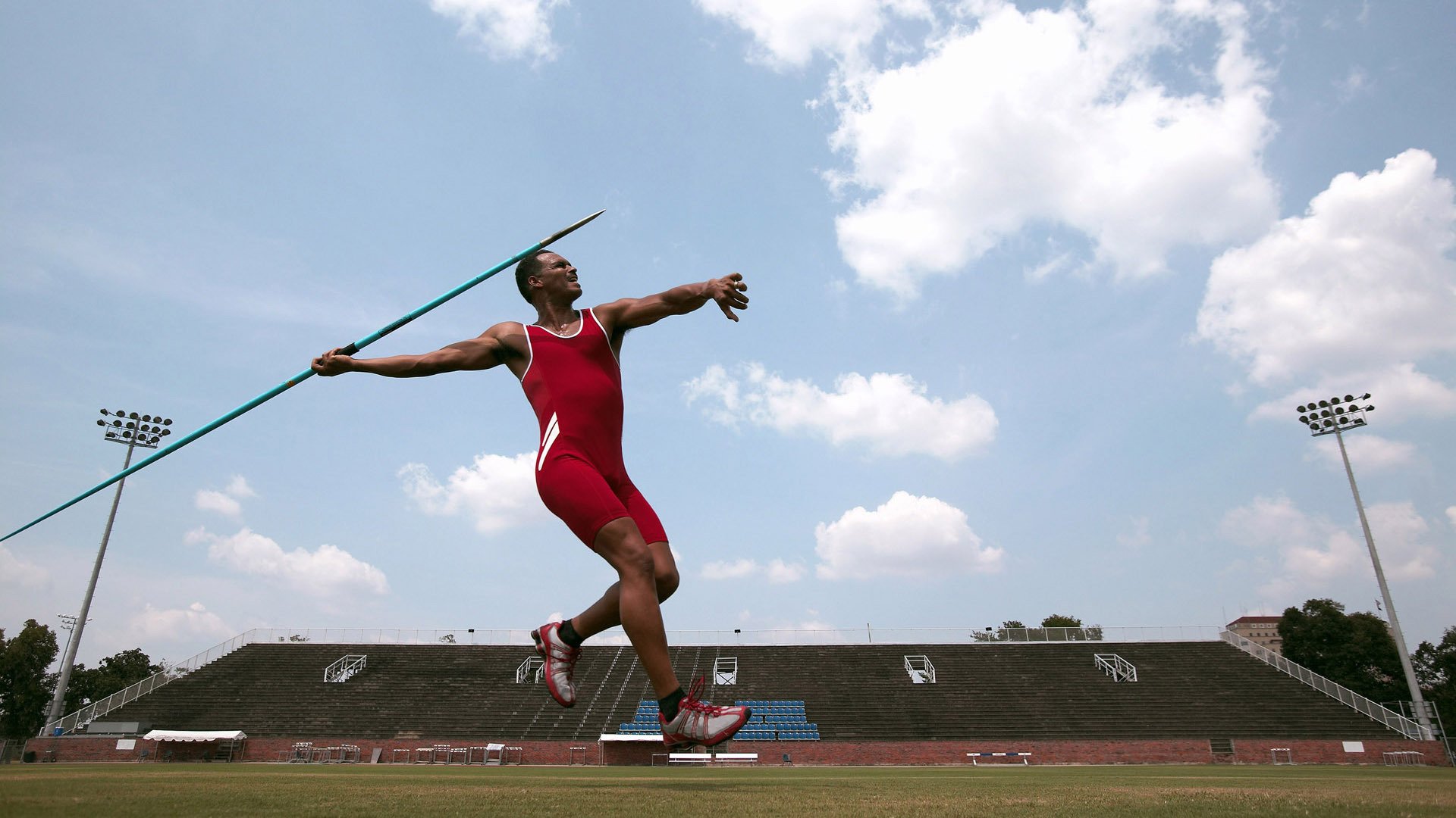威廉姆斯轻取雷诺车队，诺里斯关键制胜，一场策略与勇气的胜利