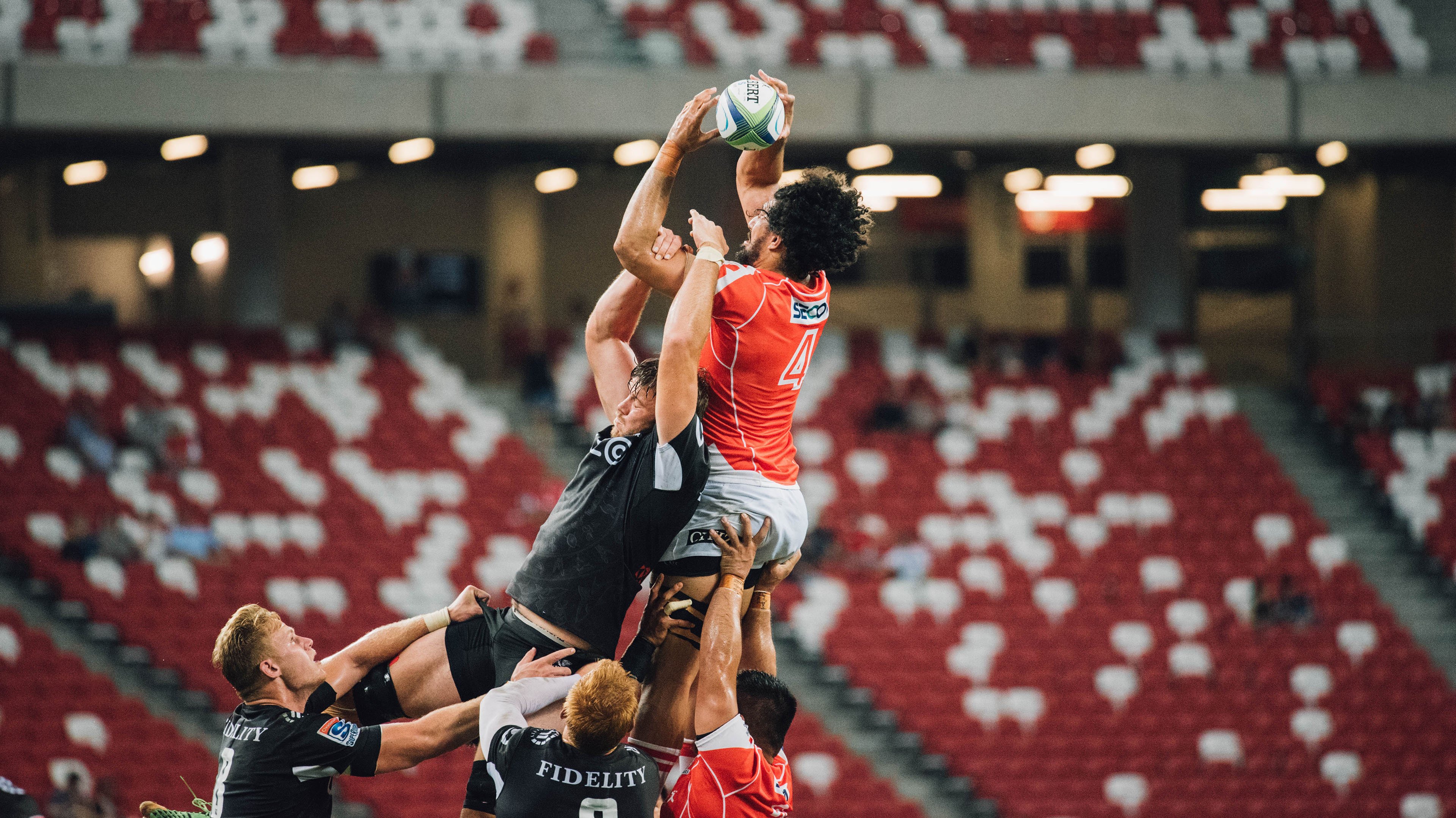 魔术轻取尼克斯，詹姆斯统治全场，一场定义时代的个人表演